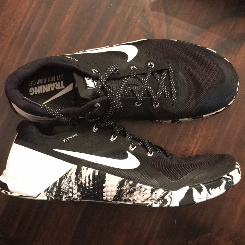 Nike Tennis Shoes